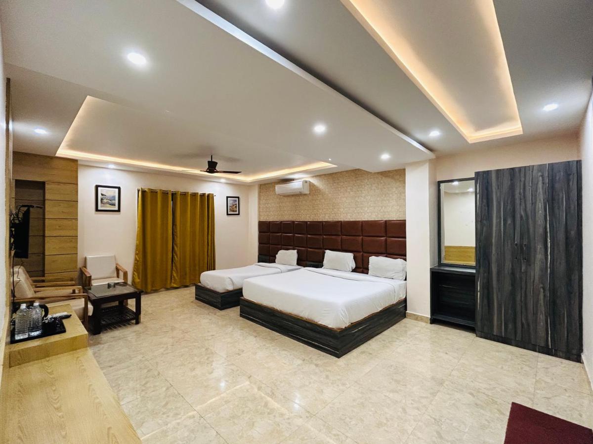 Royal Heritage Hotel & Resort Ayodhya Экстерьер фото